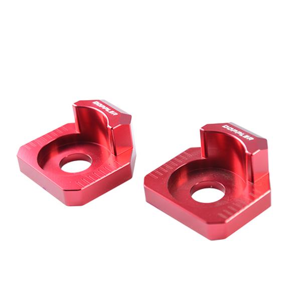 Grandinės įtempėjas su dantračiu 50cc DOPPLER, skirtas RIEJU MRT/TROPHY/MRX/SMX/TANGO/RS3/DT50, aliuminis raudonas