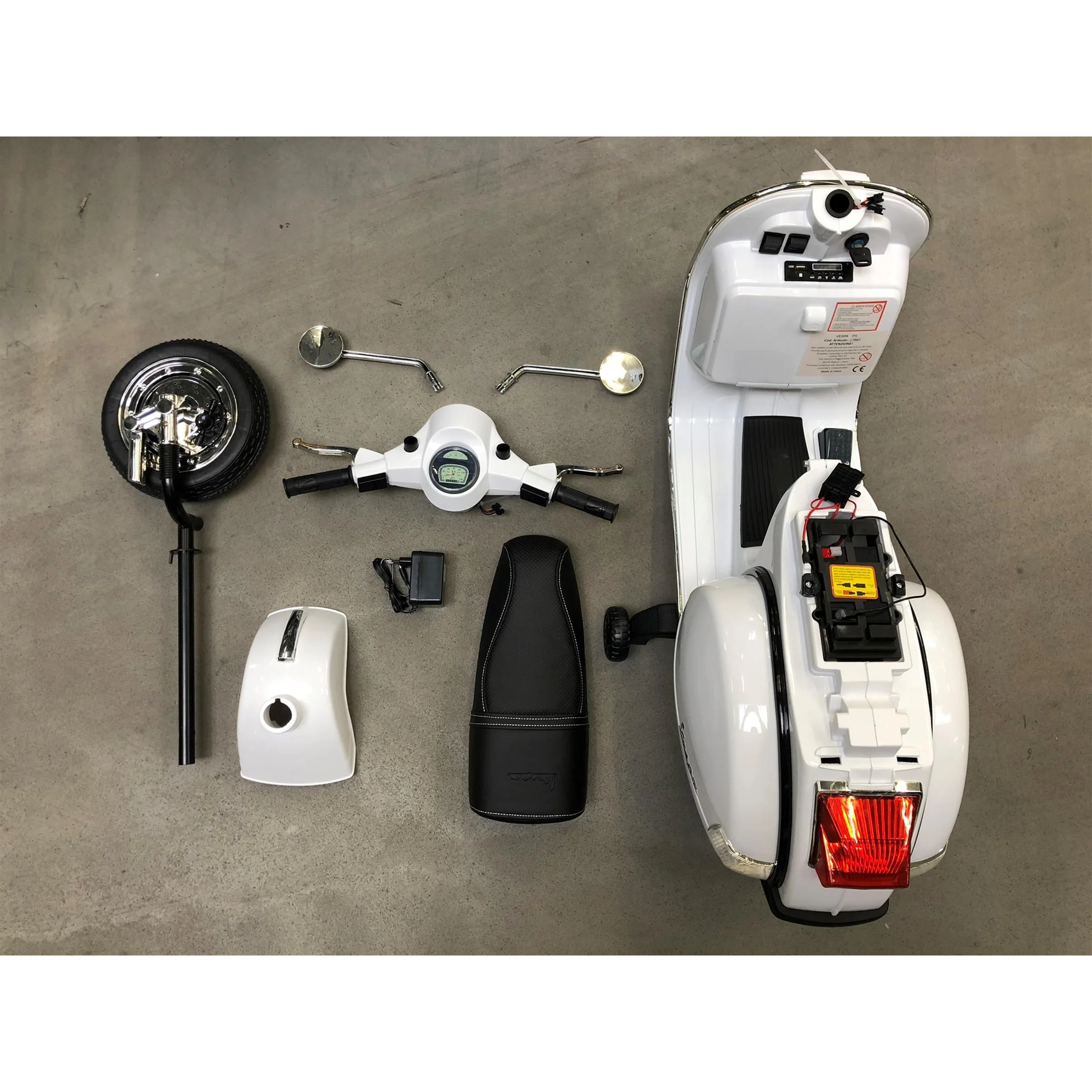 Vaikiškas motoroleris Vespa PX elektrinis 12V, juodas