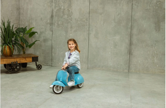 Vaikiškas balansinis motoroleris **PRIMO Ride On Classic, alyvuogių žalia**